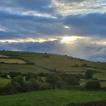 Dom wakacyjny Hillview House *