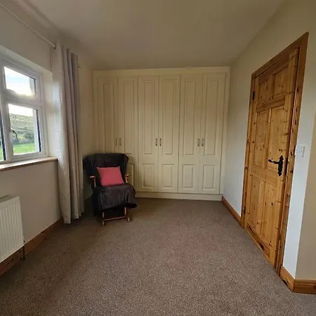 Hillview House *